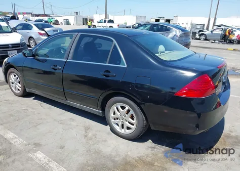2007 Honda Accord 2.4 Lx z USA, uszkodzony, nr VIN 1HGCM56447A185670